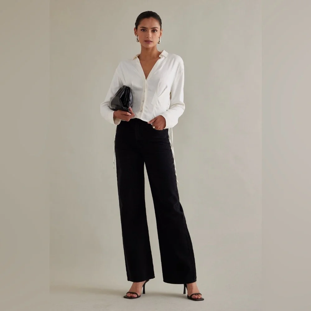 By Anthropologie Long-Sleeve Silky
Corset Blouse in White NEW - Picture 6 of 14